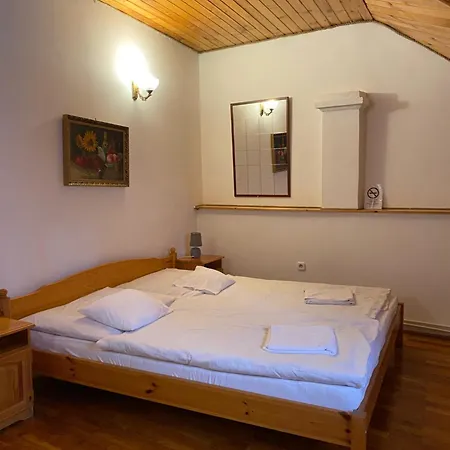 Katalinkert Panzio Bed & Breakfast *
