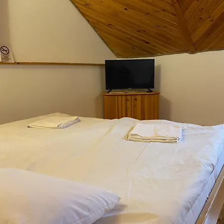 Bed & Breakfast Katalinkert Panzio Győr