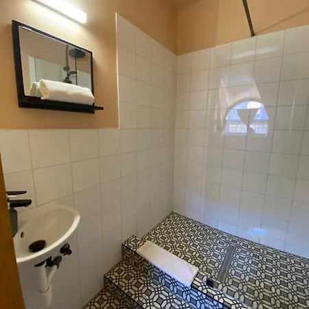 Katalinkert Panzio Oda ve Kahvaltı 3*