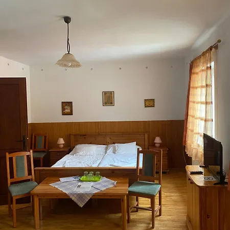 Katalinkert Panzio Bed & Breakfast Győr