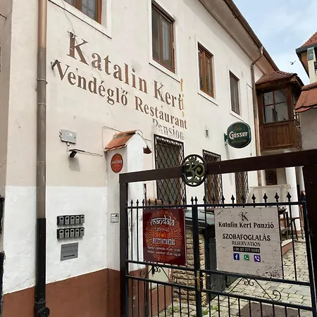 Bed & Breakfast Katalinkert Panzio Győr