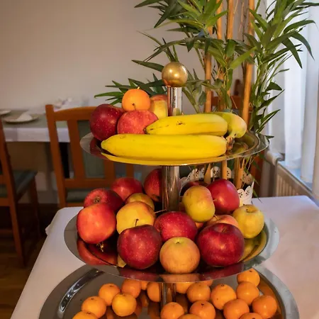 Katalinkert Panzio Bed & Breakfast *