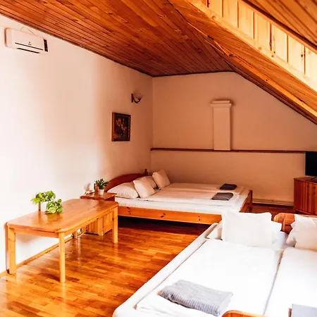 Katalinkert Panzio Bed & Breakfast