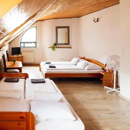 Katalinkert Panzio Bed & Breakfast 3*