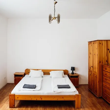 Katalinkert Panzio Bed & Breakfast Győr