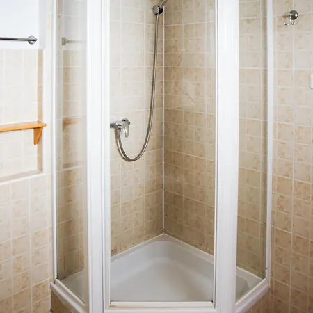Katalinkert Panzio 3*